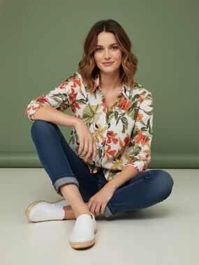 Chico’s Linen Tropical Top